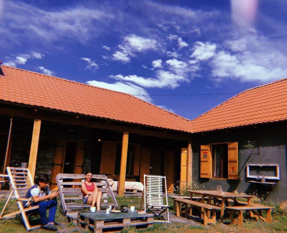 Sno House In Kazbeg Otel Dış mekan fotoğraf